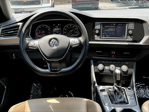 Used 2021 Volkswagen Jetta SE w/ SE Cold Weather Package FWD image 6