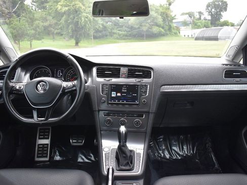 Used 2017 Volkswagen Golf Alltrack SE image 17