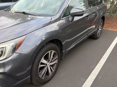 Used 2018 Subaru Outback 3.6R Limited AWD/4WD image 2