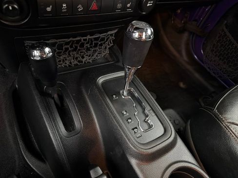 Used 2016 Jeep Wrangler Unlimited Sahara image 39