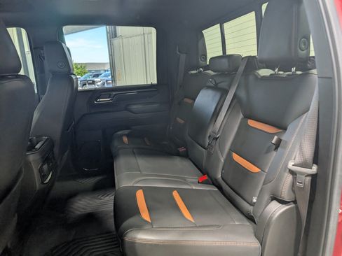 Used 2024 GMC Sierra 2500 AT4 w/ AT4 Premium Plus Package AWD/4WD image 17