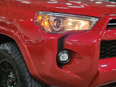 Used 2022 Toyota 4Runner SR5 Premium w/ Moonroof Package AWD/4WD image 13