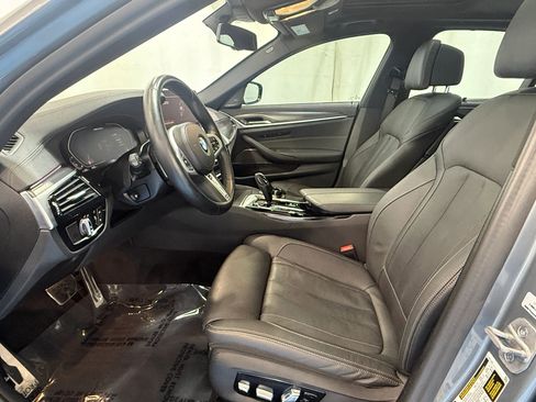 Used 2023 BMW M550i xDrive w/ Premium Enhanced Package image 23