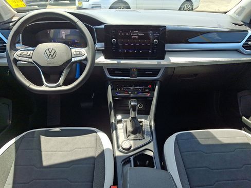 New 2025 Volkswagen Taos SE AWD/4WD image 10
