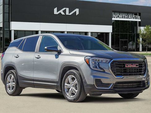 Used 2024 GMC Terrain SLE image 8