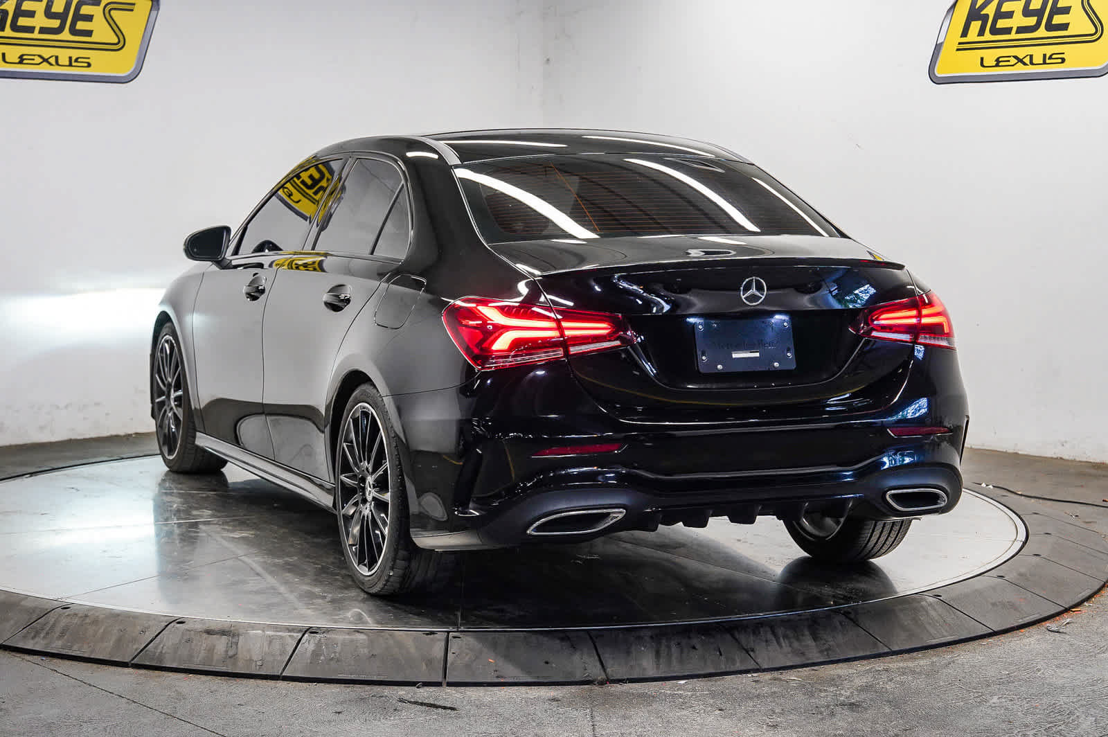 Used 2022 Mercedes-Benz A 220 image 2