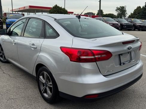 Used 2017 Ford Focus SE FWD image 6