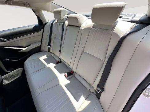 Used 2018 Honda Accord Touring image 26