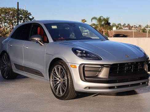New 2026 Porsche Macan image 7