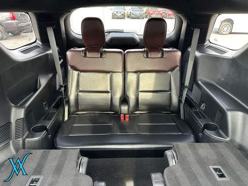 Used 2020 Ford Explorer Platinum w/ Premium Technology Package AWD/4WD image 42