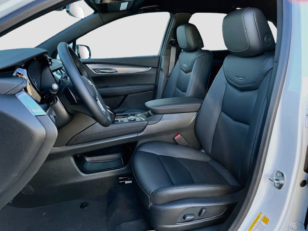 New 2026 Cadillac XT5 Luxury w/ LPO, Floor Liner Package AWD/4WD image 15