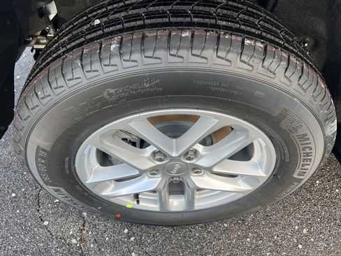 New 2025 Jeep Grand Cherokee Laredo X image 9