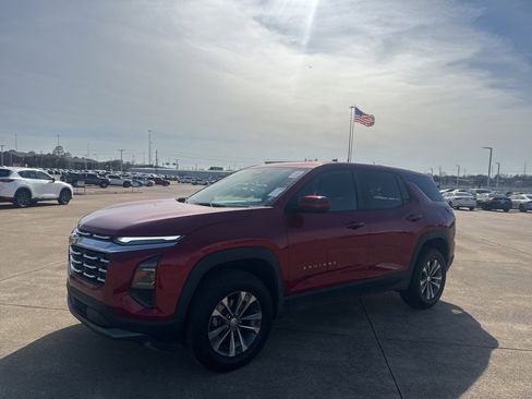 Used 2026 Chevrolet Equinox LT image 9