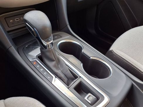 Used 2024 Chevrolet Equinox LT FWD image 18