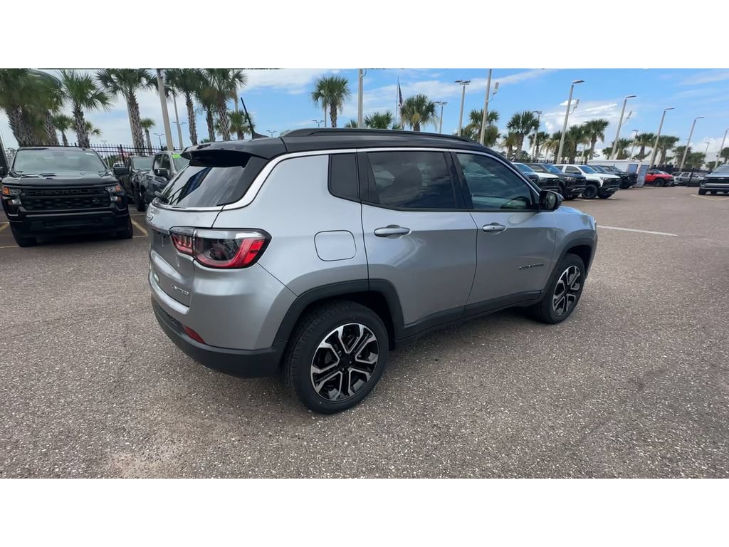 Used 2022 Jeep Compass Limited AWD/4WD image 2