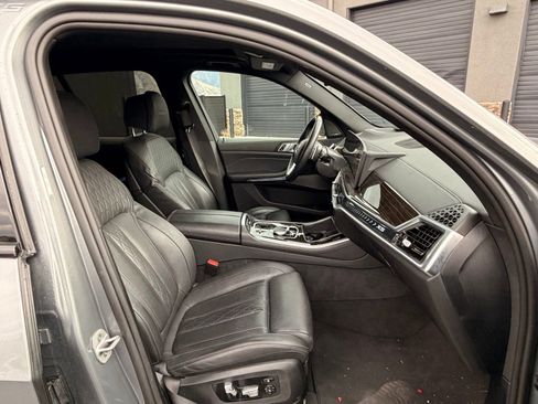 Used 2025 BMW X5 xDrive50e image 12