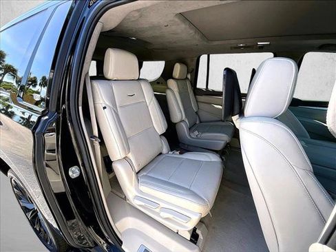 Used 2025 Cadillac Escalade ESV Sport Platinum w/ LPO, ONYX Package AWD/4WD image 29