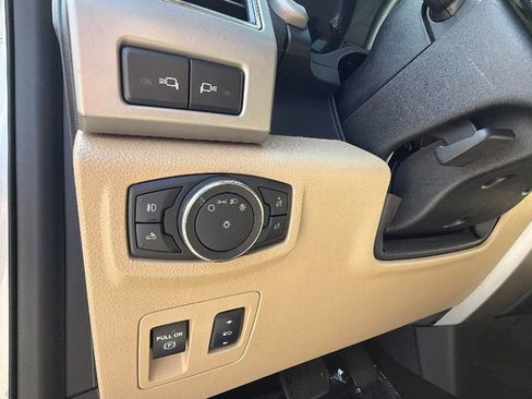Used 2017 Ford F150 Lariat RWD image 19