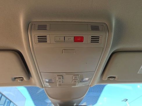 Used 2024 Volkswagen Taos SE FWD image 19