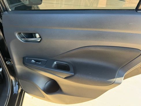 Used 2022 Nissan Versa SV FWD image 33