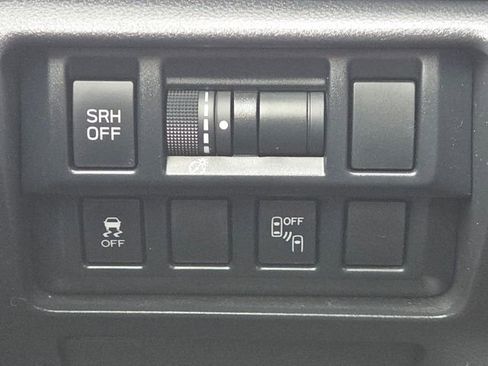 Used 2019 Subaru Crosstrek 2.0i Limited w/ Moonroof Package w/Navigation image 27