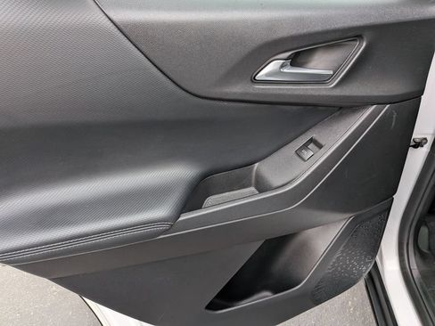 Used 2025 Chevrolet Equinox LT FWD image 25