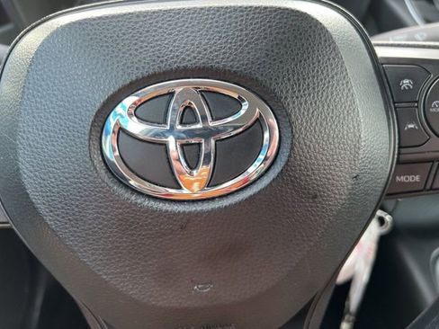 Used 2023 Toyota Corolla LE image 31