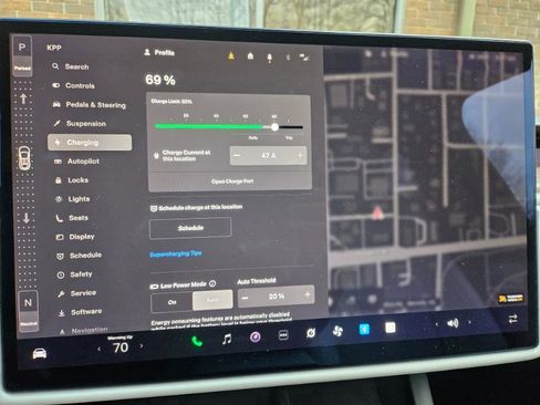 Used 2022 Tesla Model X image 45