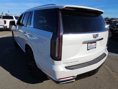 Used 2025 Cadillac Escalade Premium Luxury w/ Touring Package image 4