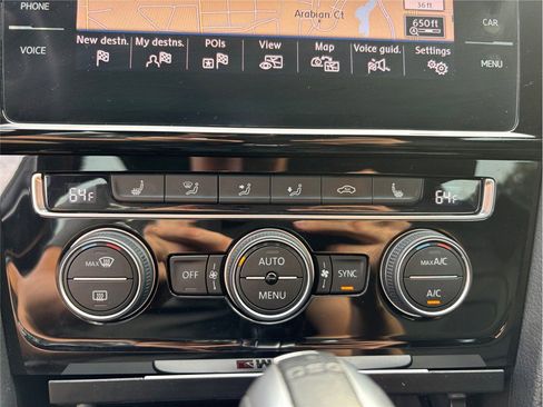 Used 2019 Volkswagen Golf R 4-Door image 33