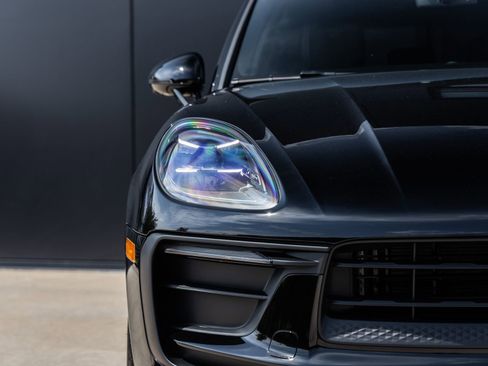 Certified 2026 Porsche Macan AWD/4WD image 20