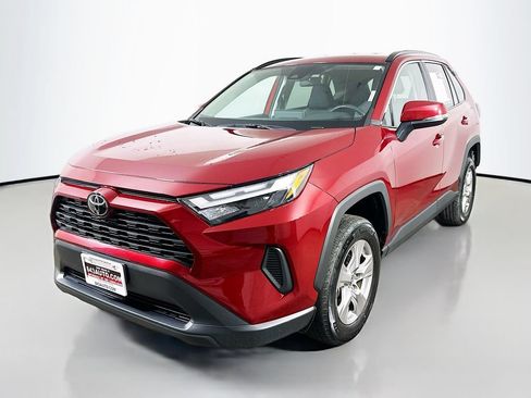 Used 2025 Toyota RAV4 XLE FWD image 3