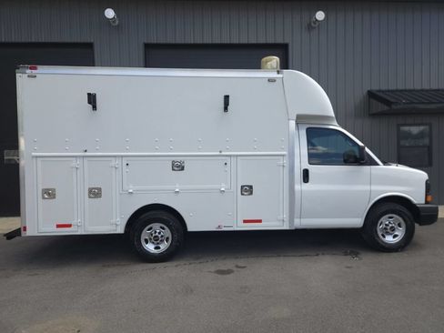 Used 2014 GMC Savana 3500 RWD image 5