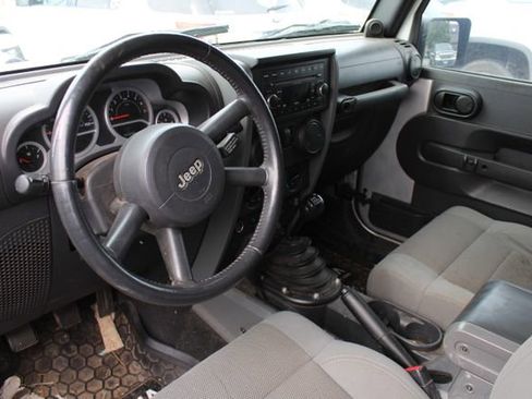 Used 2007 Jeep Wrangler Rubicon w/ Dual Top Group AWD/4WD image 2