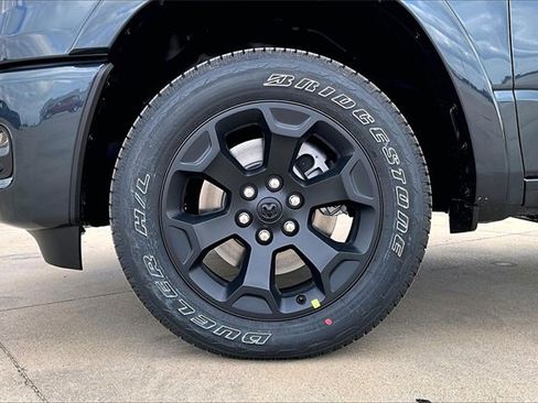 New 2026 RAM 1500 4x4 Crew Cab image 15