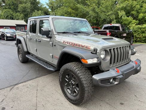 Used 2023 Jeep Gladiator Mojave AWD/4WD image 5