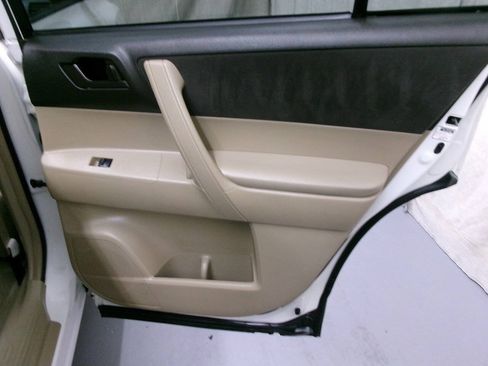 Used 2008 Toyota Highlander 4WD image 32