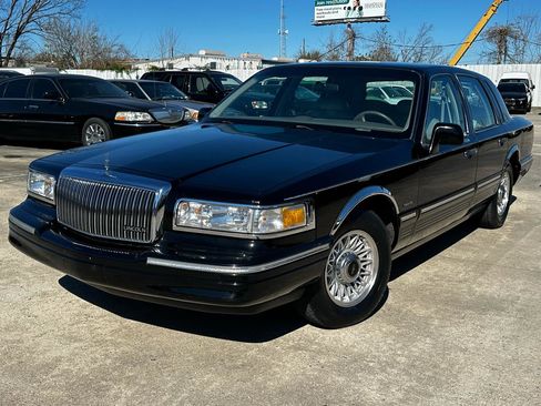 Used 1997 Lincoln Town Car Executive image 70
