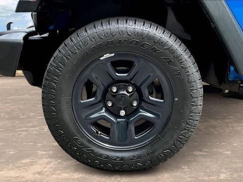 Used 2015 Jeep Wrangler Unlimited Sport w/ Quick Order Package 24S AWD/4WD image 34