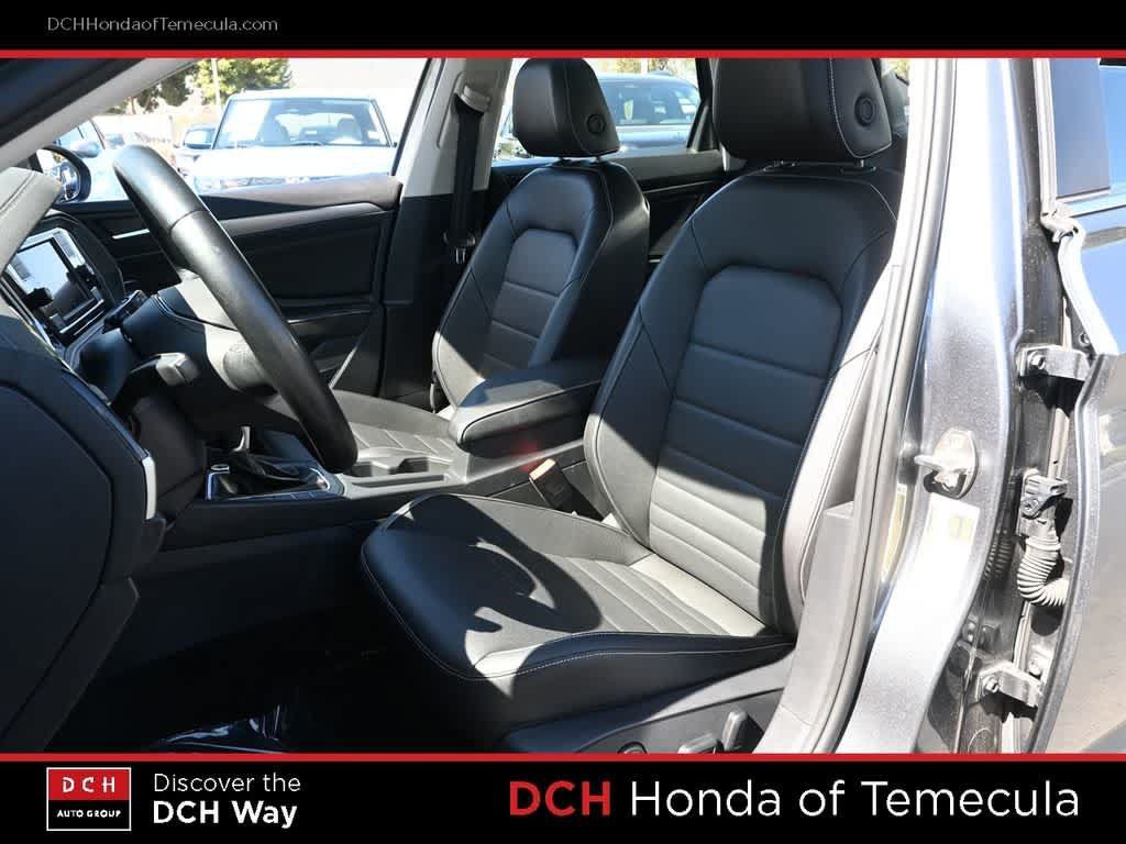 Used 2024 Volkswagen Jetta SE FWD image 18
