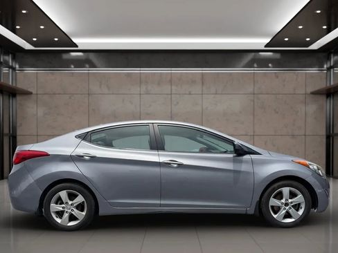Used 2013 Hyundai Elantra GLS w/ Preferred Pkg FWD image 4