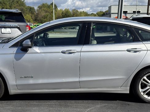 Used 2018 Ford Fusion S image 10