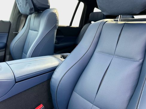 New 2026 Mercedes-Benz GLS 580 580 4MATIC SUV image 23