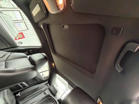 Used 2021 Dodge Charger SXT w/ Leather Interior Group RWD image 12