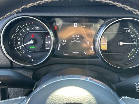 Used 2022 Jeep Wrangler Unlimited Sahara w/ Safety Group image 27