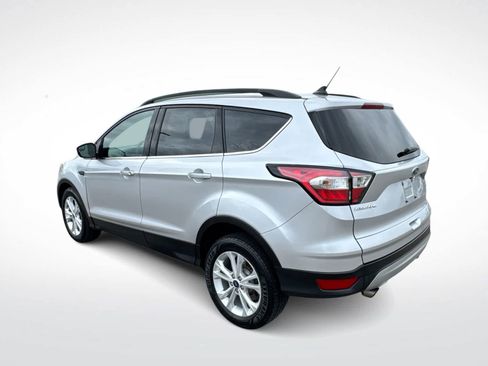 Used 2018 Ford Escape SE w/ SE Sync 3 Package FWD image 6