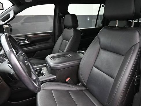 Used 2022 Chevrolet Suburban Z71 image 13