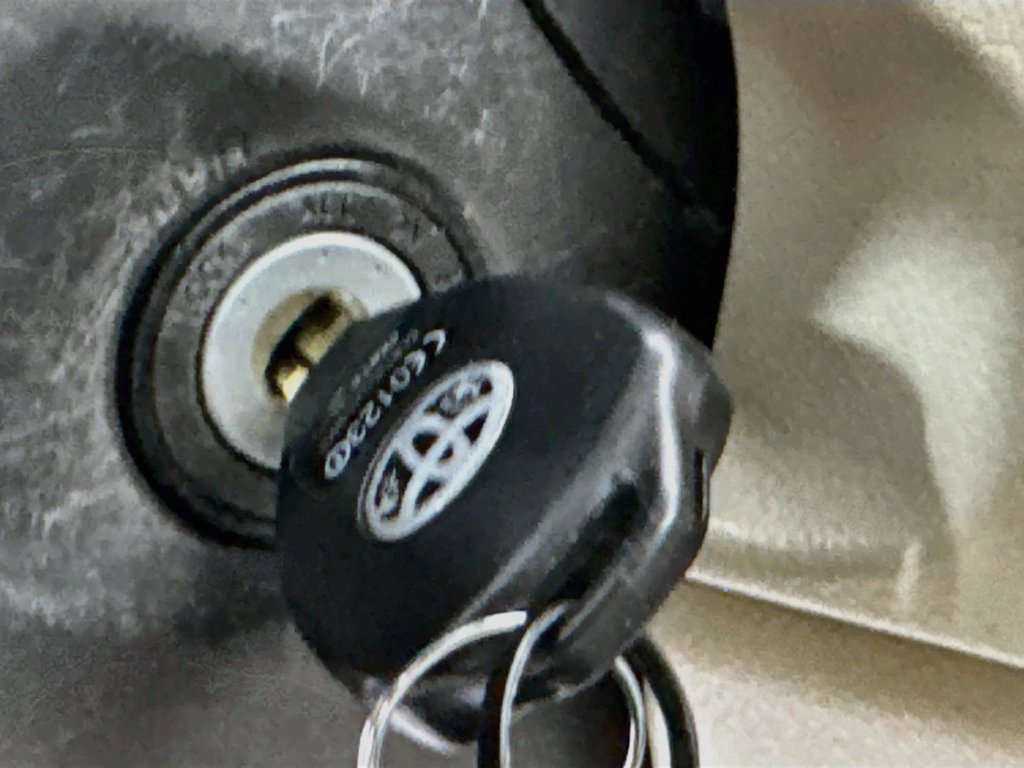 Used 2012 Toyota Corolla LE FWD image 18