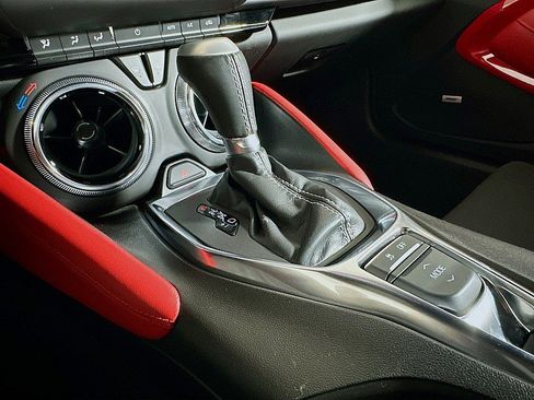 Used 2022 Chevrolet Camaro LT RWD image 17
