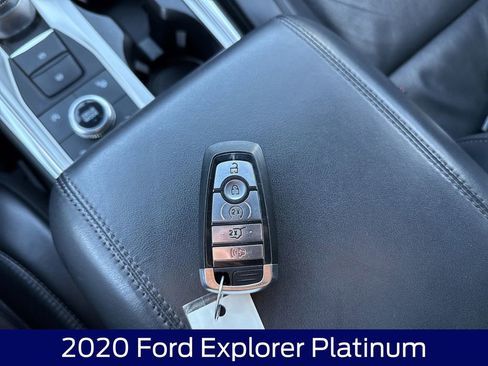Used 2020 Ford Explorer Platinum image 29